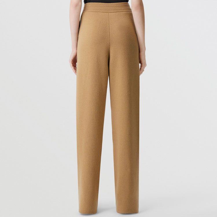 Shop (W) Burberry FW22 Celana Khaki Straight-Leg Kasual. 80633431