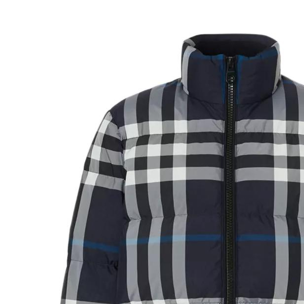 Details for (W) 버버리 FW22 로고 지퍼 체크 숏 다운 자켓 네이비 블루. 80578421