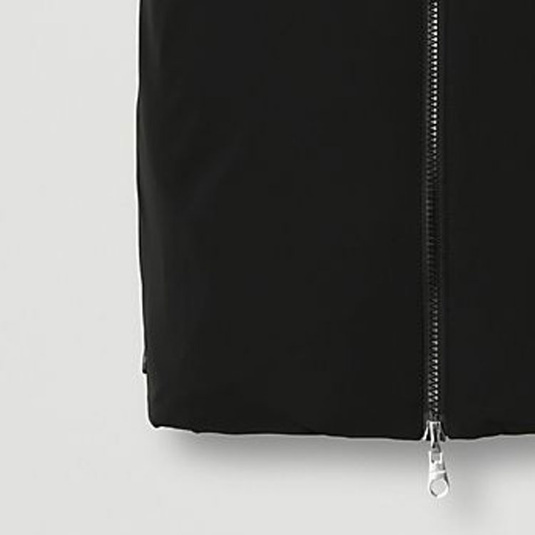 Details for (W) バーバリー FW22 リバーシブル コンステレーションプリント ブラックベスト. 80578891