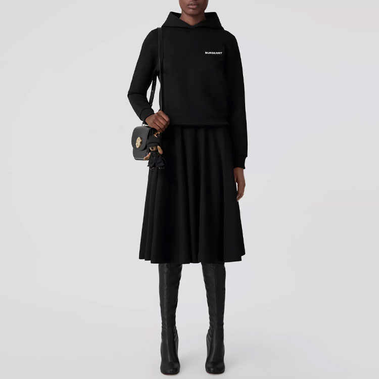 Shop (Women) Burberry FW22  Solid Logo Print Sweatshirt Black 80560501