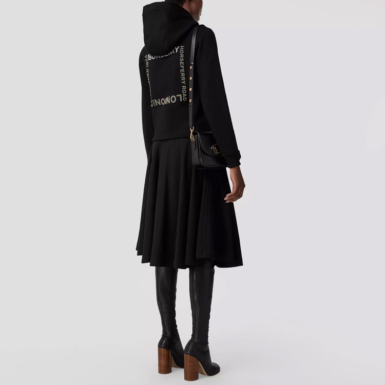 Purchase (Women) Burberry FW22  Solid Logo Print Sweatshirt Black 80560501