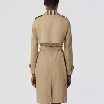 (W) Burberry FW22 卡其色腰帶格紋領風衣外套. 80607351 Shop (W) Burberry FW22 卡其色腰帶格紋領風衣外套. 80607351