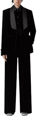 (W) Burberry FW22 絲絨黑色外套搭配緞面滾邊 80620091 Lookbook (W) Burberry FW22 絲絨黑色外套搭配緞面滾邊 80620091