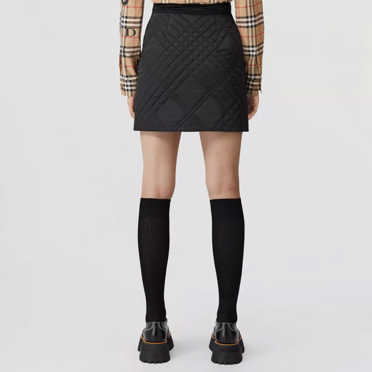 (Women) Burberry FW22 Black Quilted Check Mini Skirt with Zip Pocket 80609631 圖 4