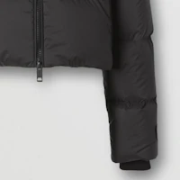 Details for (W) Burberry FW22 Jaket Puffer Leher Tinggi Zip Hitam Pendek. 80447301