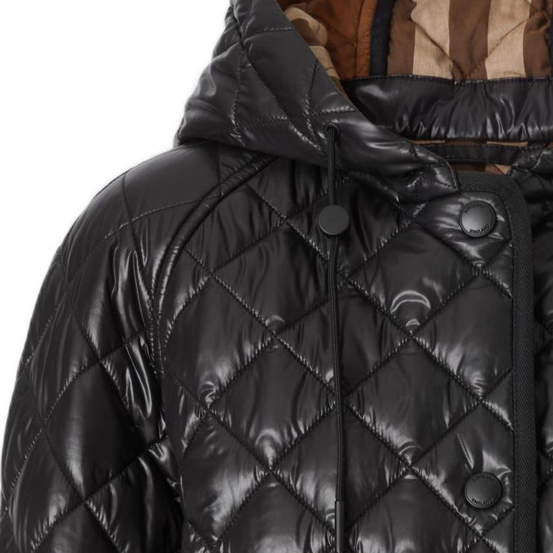 Sizing (Women) Burberry FW22 Quilted Reversible Hooded Jacket Black  Outerwear 80633991