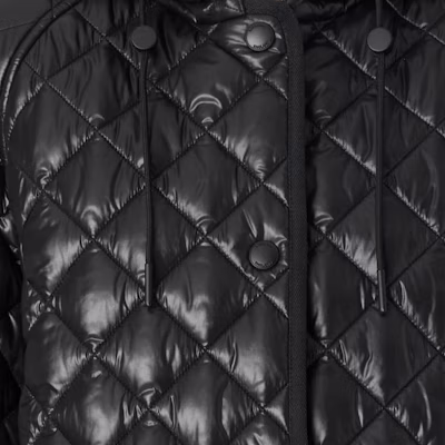 (Women) Burberry FW22 Quilted Reversible Hooded Jacket Black Outerwear 80633991 Cheap (Women) Burberry FW22 Quilted Reversible Hooded Jacket Black Outerwear 80633991