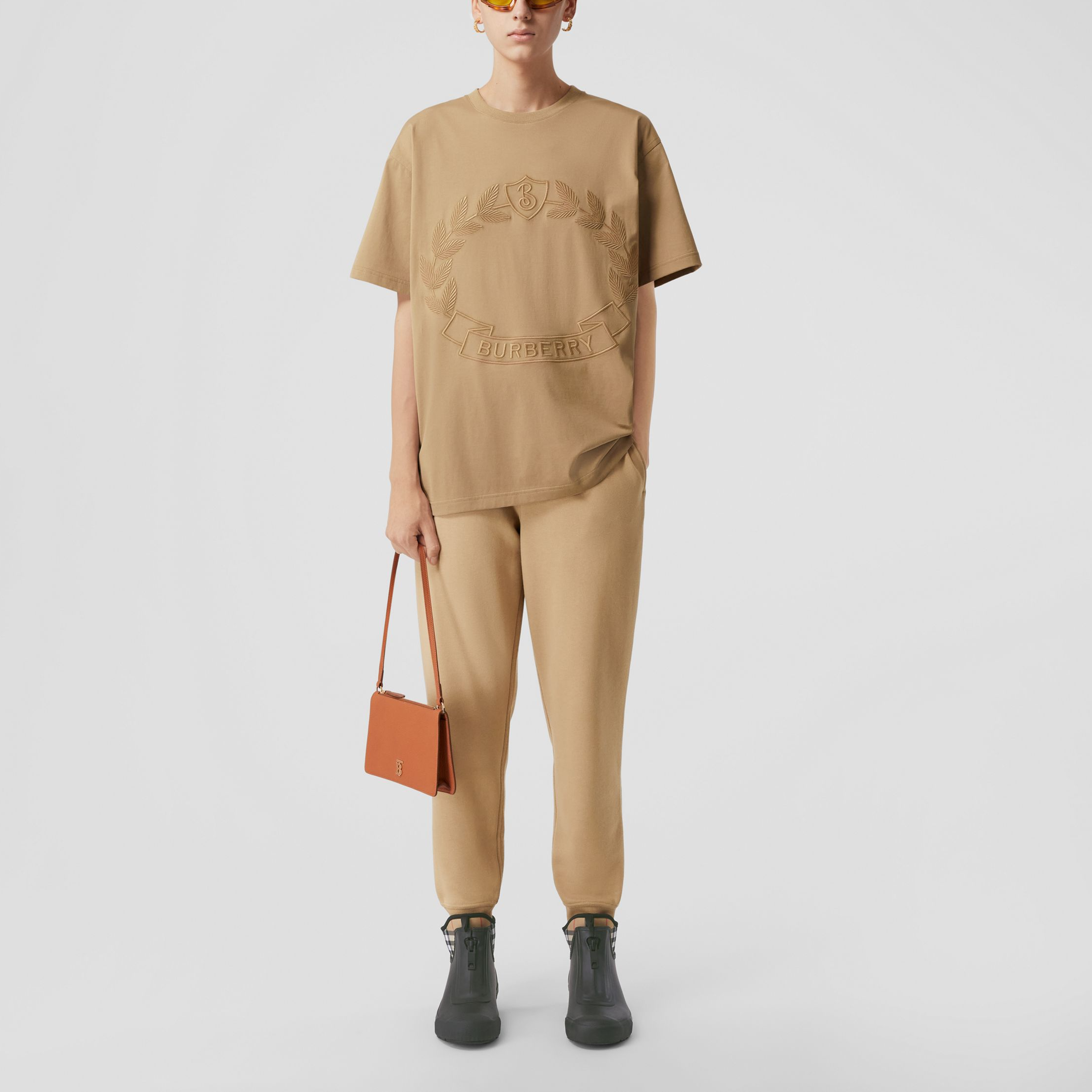 (Women) Burberry FW22 Solid Color Logo Embroidered Women’s Short Sleeve T-Shirt Beige 80652541 圖 3