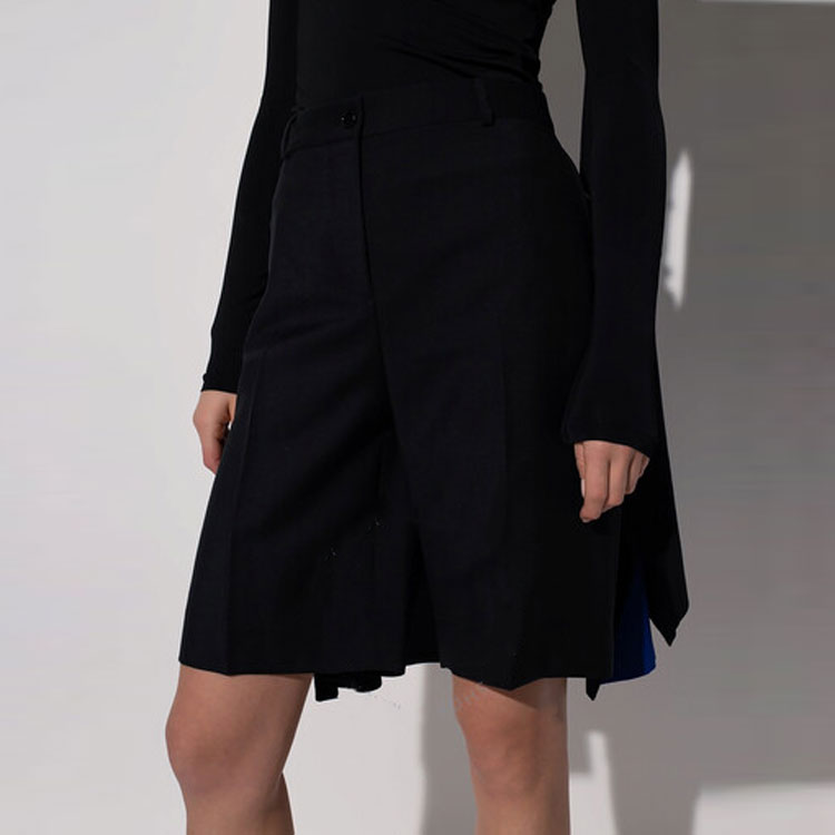 Shop (W) 버버리 FW23 블랙 미드라이즈 패치워크 캐주얼 반바지. 80467671