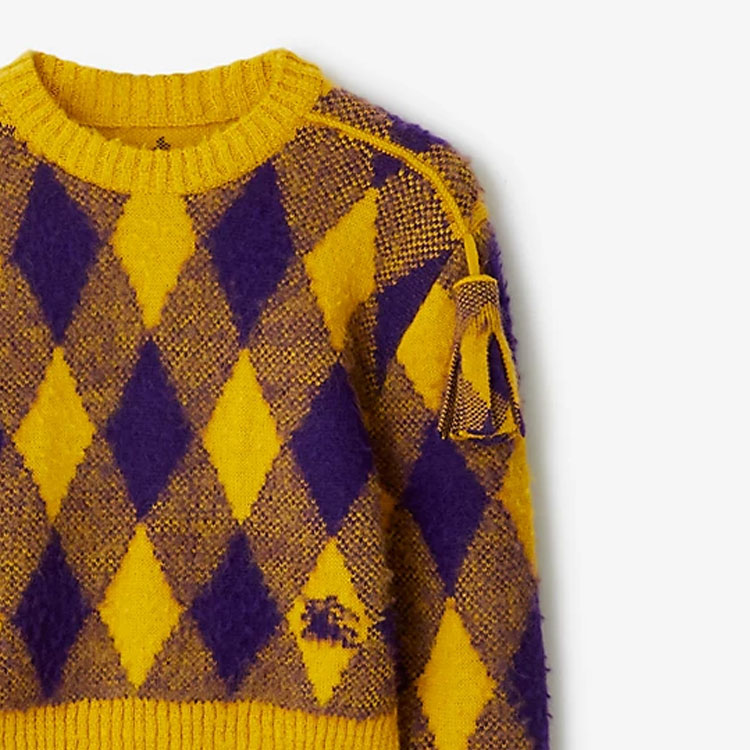 Shop (W) 버버리 FW23 체크 자카드 니트 프린지 스웨터 - 가을 오커 컬러. 80769451