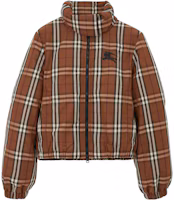 Order (W) Burberry FW23 Jaket Puffer Pendek Corak Check Warna Coklat. 80740341