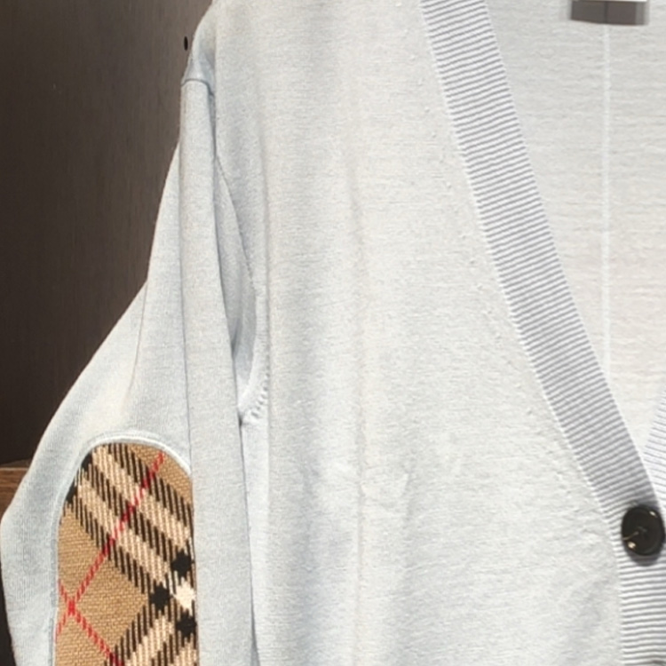 Shop (W) Cárdigan Burberry FW23 de Punto Gris-Azul con Patrón de Cuadros. 80741981