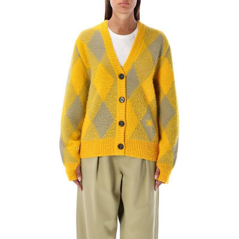 Lookbook (W) 버버리 FW23 아가일 브이넥 버튼업 루즈핏 니트 스웨터 여성 미모사 옐로우. 80776841