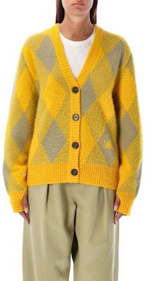 (W) 버버리 FW23 아가일 브이넥 버튼업 루즈핏 니트 스웨터 여성 미모사 옐로우. 80776841 Lookbook (W) 버버리 FW23 아가일 브이넥 버튼업 루즈핏 니트 스웨터 여성 미모사 옐로우. 80776841