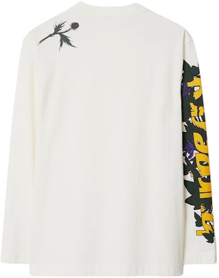 (W) Burberry Ivy Print Oversized Long Sleeve T-Shirt Wanita SS24 - Salt Crystal. 80906421 Lookbook (W) Burberry Ivy Print Oversized Long Sleeve T-Shirt Wanita SS24 - Salt Crystal. 80906421