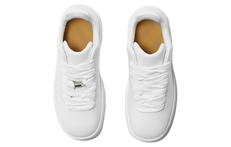 Lookbook (W) Burberry 低帮皮革运动鞋 '百搭白' 80833851