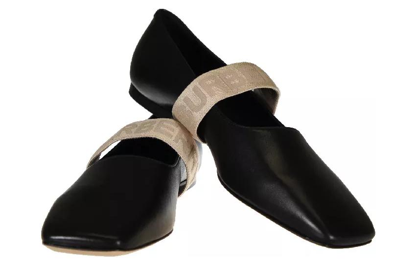 Lookbook (W) Burberry Slip-On Kulit Hitam Berujung Lancip 8015461