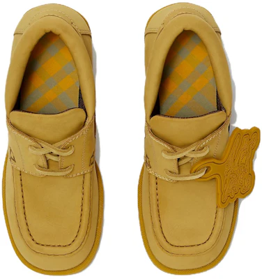 (W) Burberry Kasut Loafer Kulit Hujung Bulat 'Kuning' 80747251 Lookbook (W) Burberry Kasut Loafer Kulit Hujung Bulat 'Kuning' 80747251