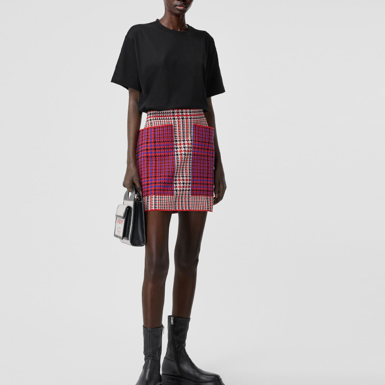 (Women) Burberry Letter Print Cotton Loose Fit T-Shirt in Black 80372911 圖 6