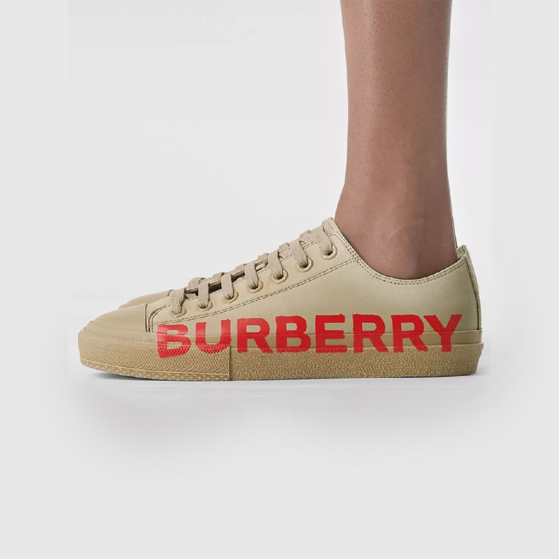 Sizing (W) Burberry Logo Print Canvas Sneaker 'Deep Honey' Wanita 80376491