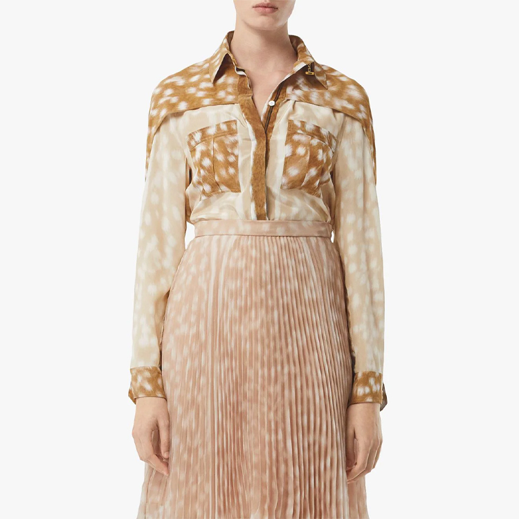 Shop (W) 博柏利宽松版长袖衬衫配鹿印花口袋 - 卡其色. 80241041