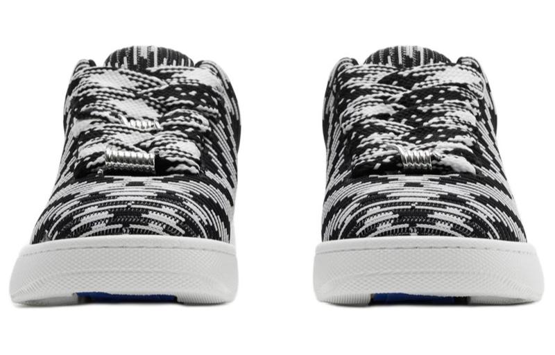 Shop (W) Burberry Low-Top 'Hitam dan Putih' Sneakers 80837751