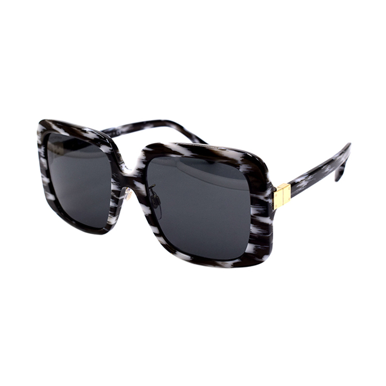 (Women) BURBERRY Modern Retro Holiday Travel Sunglasses 4363F Women’s Stone Pattern. B4363-F 3978/87-55