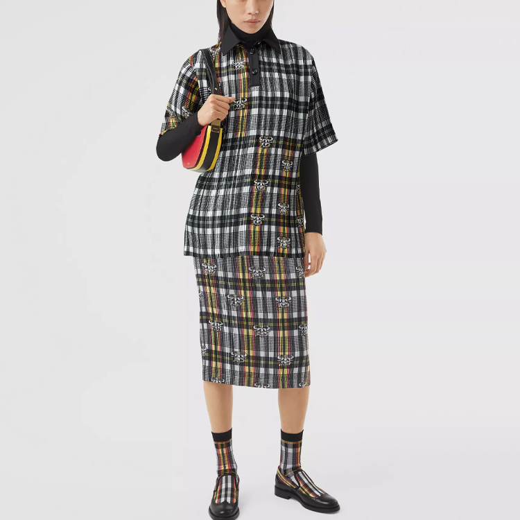 Lookbook (W) 博柏利格纹褶皱短袖POLO衫黑色款 80379311