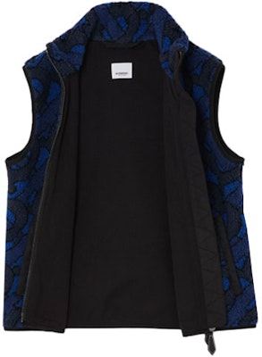 (W) 버버리 모노그램 자카드 플리스 조끼 네이비 블루 80392271 Lookbook (W) 버버리 모노그램 자카드 플리스 조끼 네이비 블루 80392271