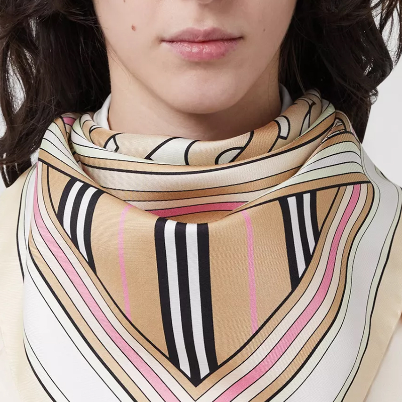 (Women) Burberry Montage Print Silk Scarf for Women Beige/Light Pink. 80560421 圖 4