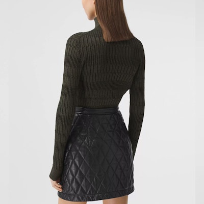 (W) 버버리 올리브 슬림핏 터틀넥 니트 스웨터 80332001 Purchase (W) 버버리 올리브 슬림핏 터틀넥 니트 스웨터 80332001