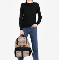 (W) Burberry Sweater Rajut Hitam Polos Lengan Panjang Crew Neck 80170191 Purchase (W) Burberry Sweater Rajut Hitam Polos Lengan Panjang Crew Neck 80170191