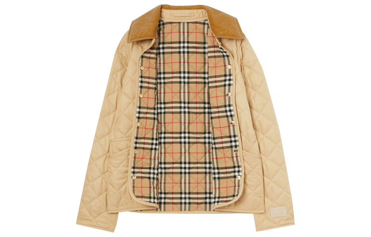 Lookbook (W) 버버리 퀼팅 체크 재킷 코듀로이 칼라 소프트 폰 브라운. 80382441