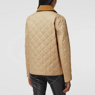 (W) 버버리 퀼팅 체크 재킷 코듀로이 칼라 소프트 폰 브라운. 80382441 Sizing (W) 버버리 퀼팅 체크 재킷 코듀로이 칼라 소프트 폰 브라운. 80382441