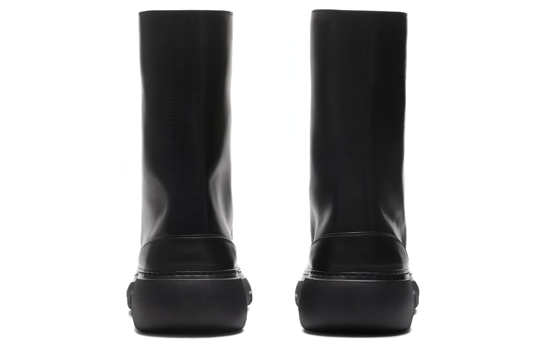 Shop Burberry博柏利 Ranger 皮革 舒適簡約 短筒靴 女款 黑色