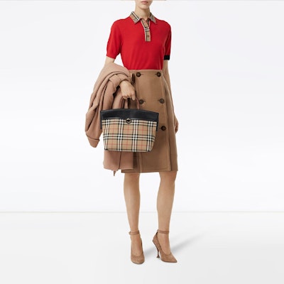 (W) Burberry 紅色短袖Polo衫搭配經典格紋領口裝飾 80238911 Purchase (W) Burberry 紅色短袖Polo衫搭配經典格紋領口裝飾 80238911