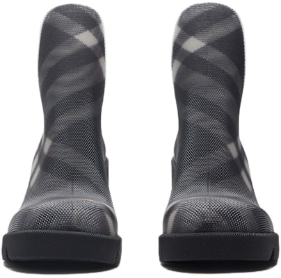 (W) 버버리 블랙 컴포트 캐주얼 레인부츠 (Beobeori Beullaek Keompoteu Kaejueol Reinbutseu) 80833801 Lookbook (W) 버버리 블랙 컴포트 캐주얼 레인부츠 (Beobeori Beullaek Keompoteu Kaejueol Reinbutseu) 80833801