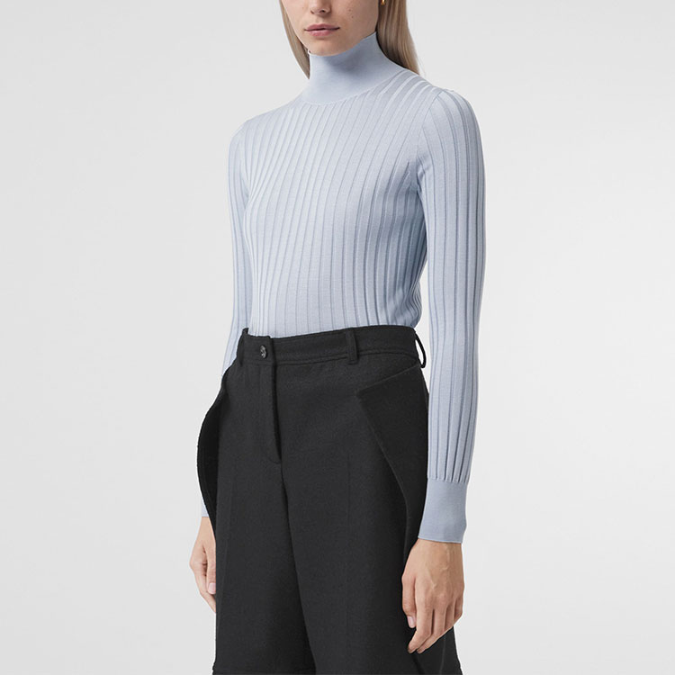 Purchase (W) バーバリー スリムフィット シルク タートルネック セーター モノグラム ライトブルー 80447231