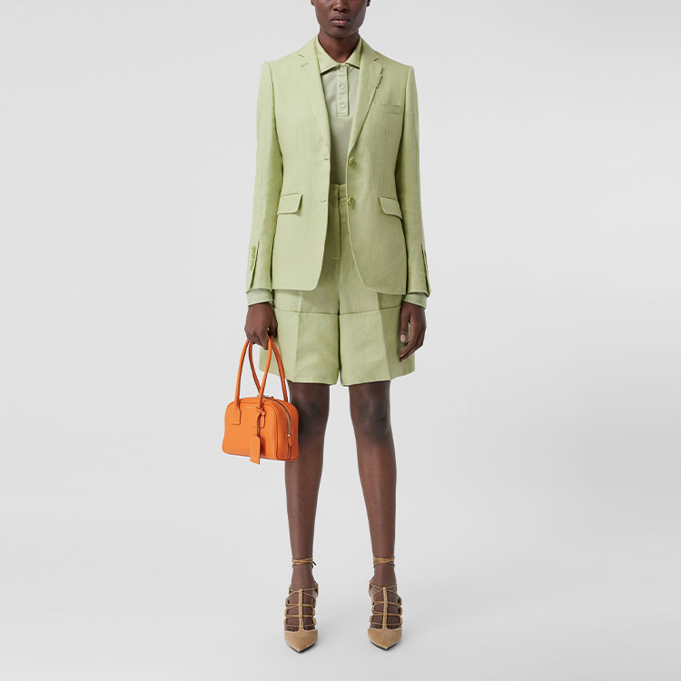 Lookbook (Women) Burberry Solid Color Elastic Waist Straight Casual Shorts Mist Green. 80432661