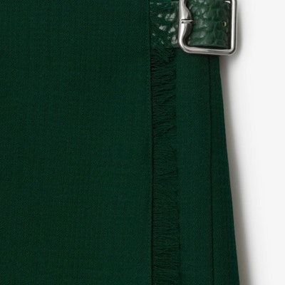 (Women) Burberry Solid Color Fringed Mid-Waist Straight Casual Skirt Women. 80830301 6