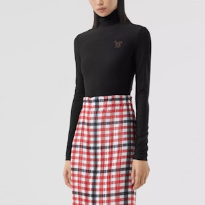 (W) Burberry SS21 Atasan Rajut Leher Tinggi Monogram Hitam 80388861 Lookbook (W) Burberry SS21 Atasan Rajut Leher Tinggi Monogram Hitam 80388861