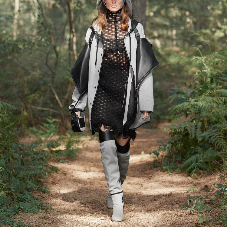 Lookbook (W) Burberry SS21 黑色透視荷葉邊高領長袖短版上衣 45677441