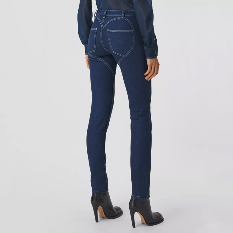 Sizing (W) 버버리 SS21 하트 패턴 스키니 진 미드나잇 네이비 45681861