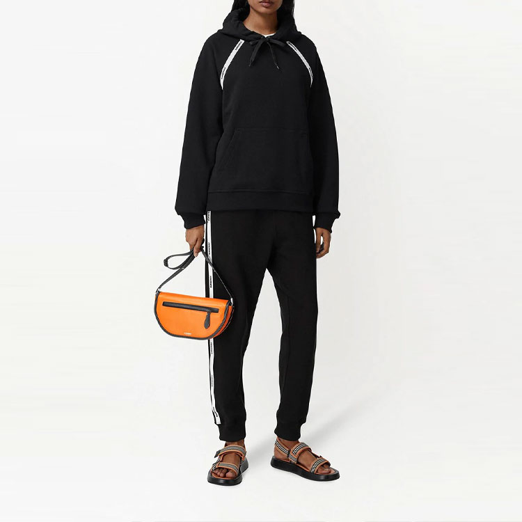 Details for (W) Burberry SS21 Celana Jogger Knit Logo Tape Cotton Hitam 80402441