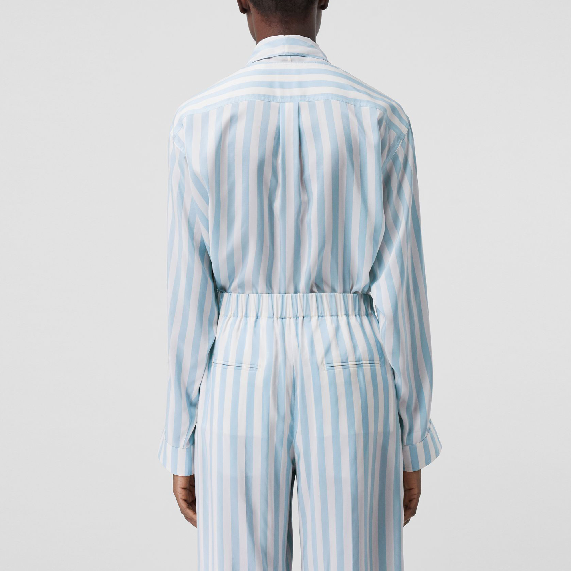 (Women) Burberry SS21 Long-Sleeve Shirt with Striped Silk Tie Collar in Cobalt Blue. 80417021 圖 5