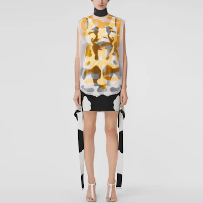 (W) Burberry SS22 Dress Tanpa Lengan Motif Sapi Hitam Silk Crepe 80544131 Lookbook (W) Burberry SS22 Dress Tanpa Lengan Motif Sapi Hitam Silk Crepe 80544131