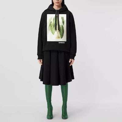 (Women) Burberry SS22 Black Oversized Sweatshirt with Botanical Sketch Print 80570251 Lookbook (Women) Burberry SS22 Black Oversized Sweatshirt with Botanical Sketch Print 80570251