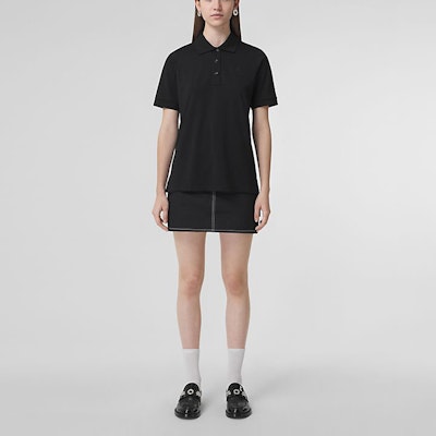 (W) Burberry SS22 Polo Negro con Logo Bordado de Color Sólido. 80493811 Lookbook (W) Burberry SS22 Polo Negro con Logo Bordado de Color Sólido. 80493811