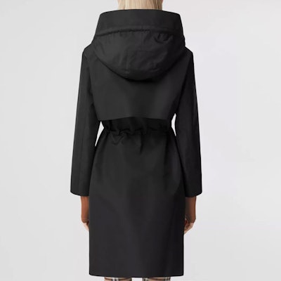 (W) Abrigo con Capucha Negro Burberry SS22 Color Sólido con Cinturón. 80488141 Shop (W) Abrigo con Capucha Negro Burberry SS22 Color Sólido con Cinturón. 80488141