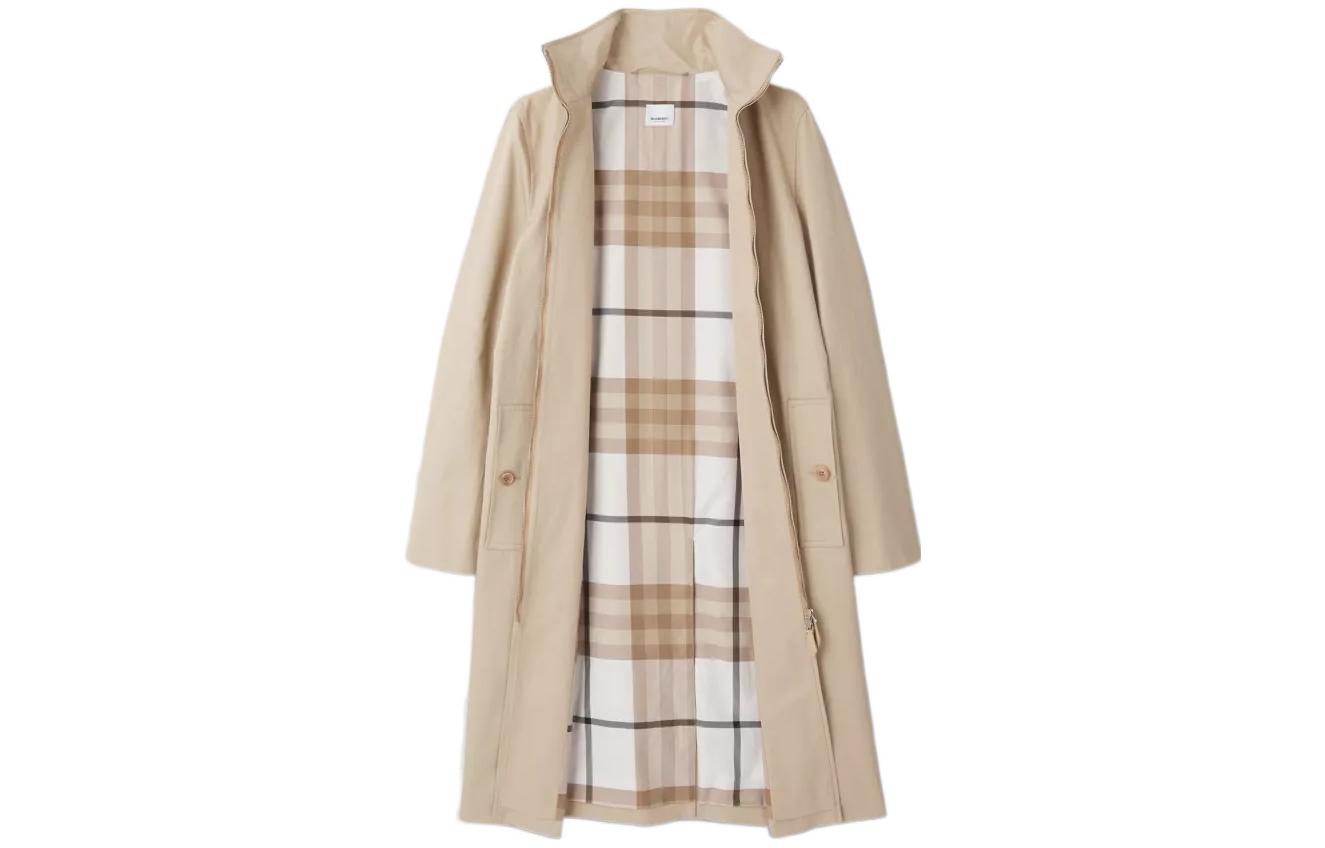 Lookbook (W) Abrigo Casual Burberry SS22 Beige Suave con Cinturón y Cremallera Alta. 80543561